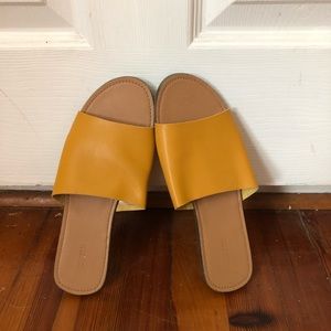 Forever 21 mule open toed shoes